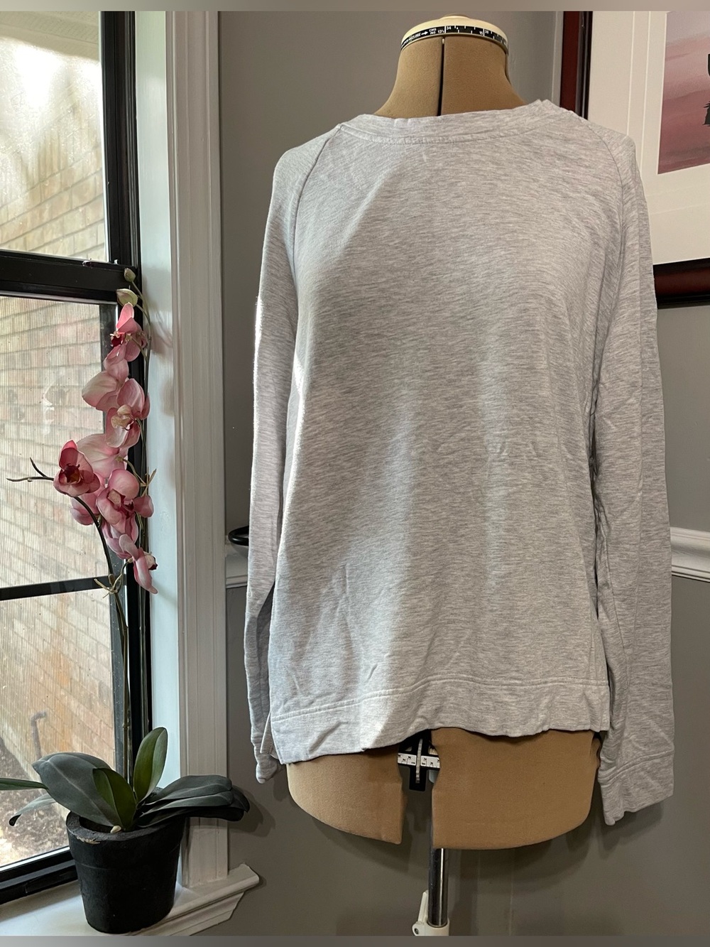 LOFT Lou & Grey Light Gray Pullover Sweatshirt